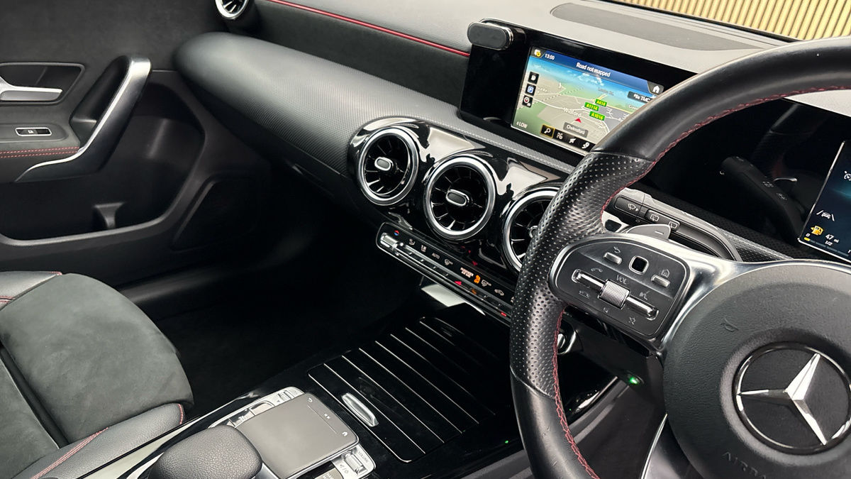 Mercedes-Benz A Class Image 18
