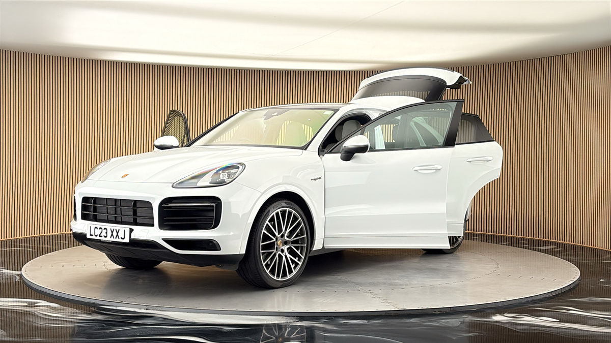 More views of Porsche Cayenne