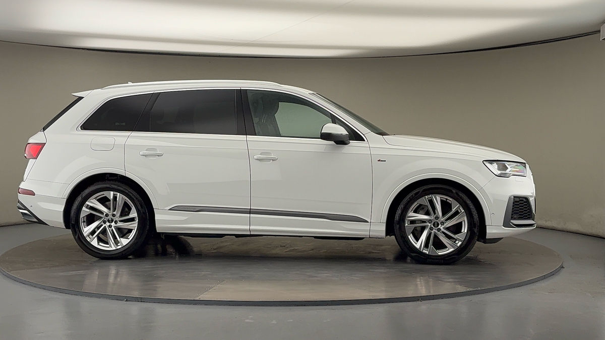 More views of Audi Q7