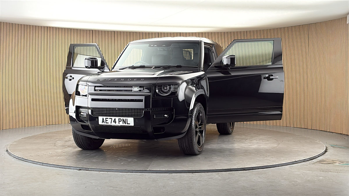 More views of Land Rover Defender 90