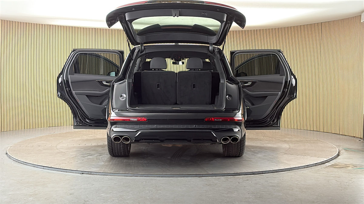 More views of Audi SQ7