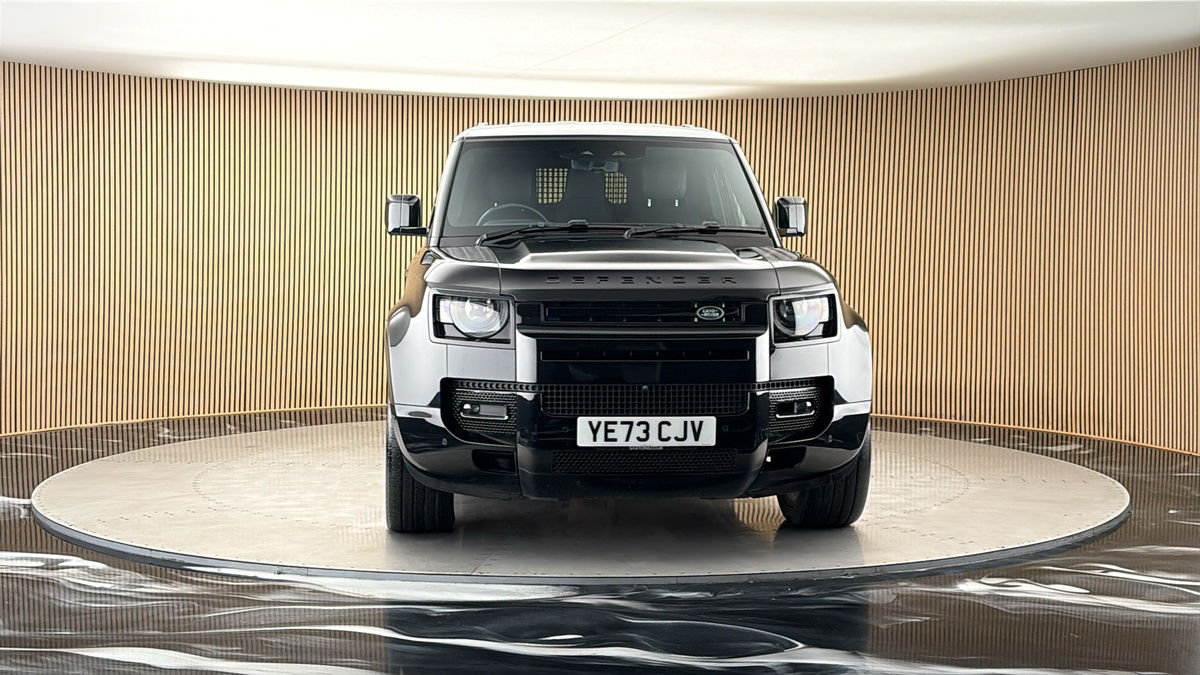 More views of Land Rover Defender 110