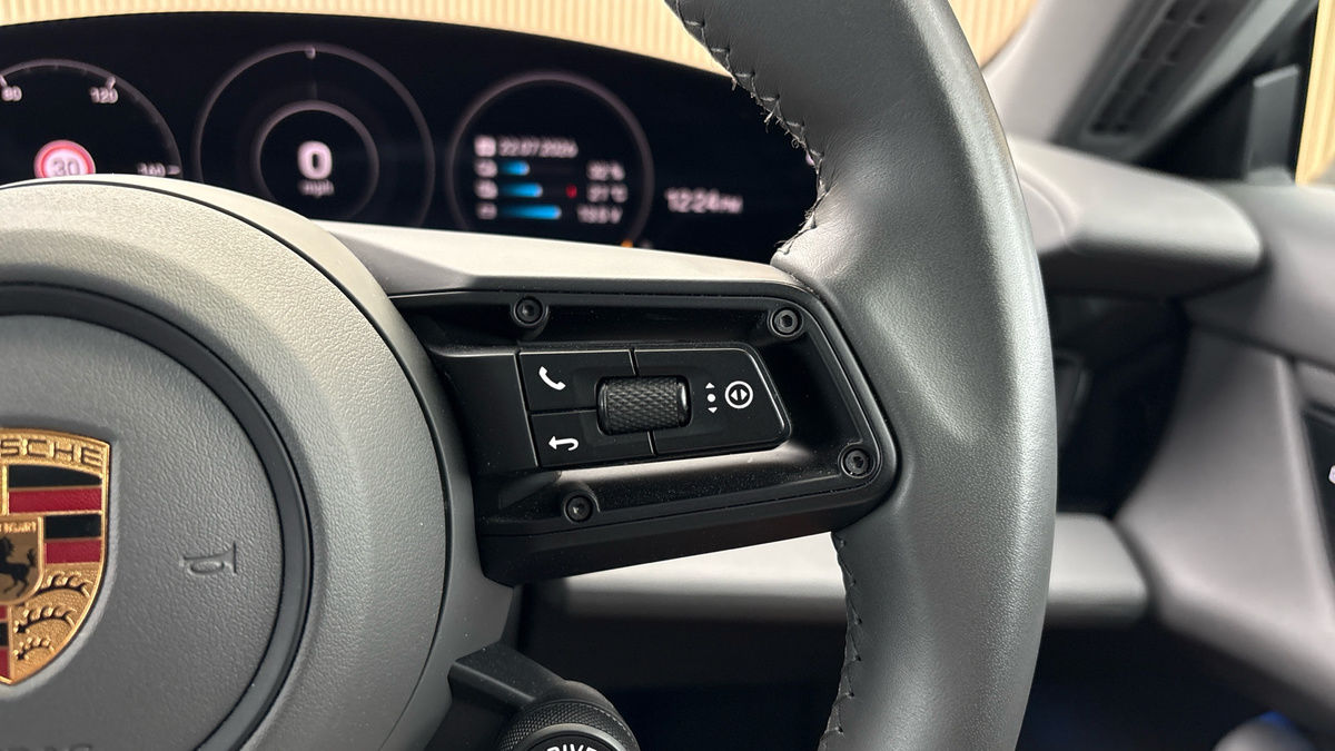 Porsche Taycan Image 14