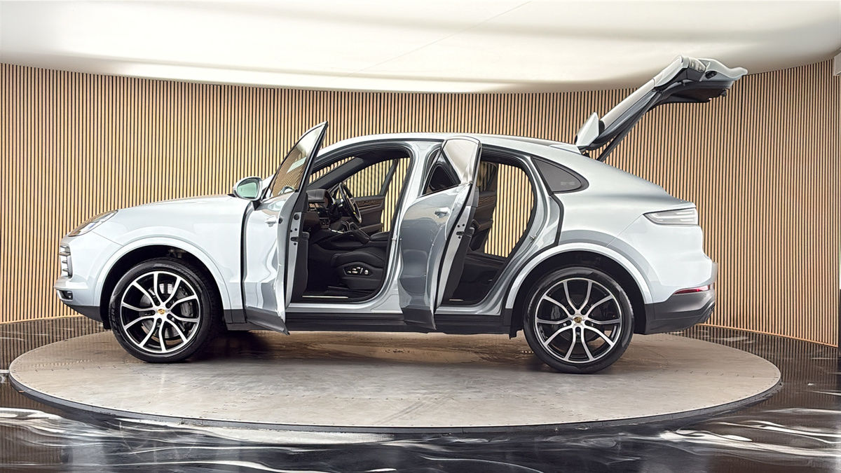 More views of Porsche Cayenne