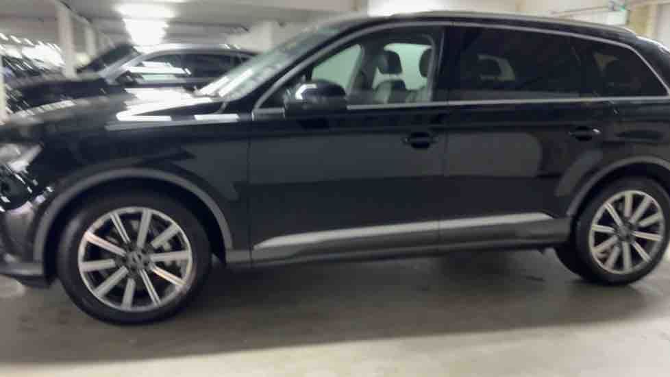 More views of Audi Q7
