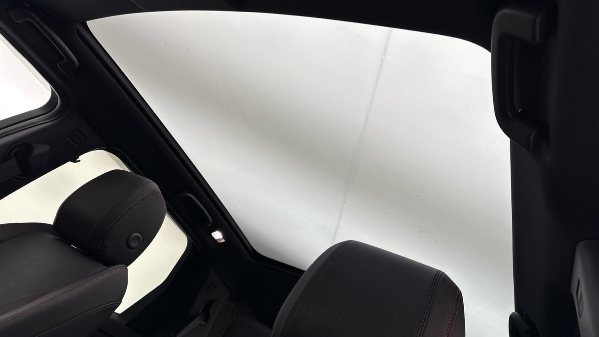 Land Rover Discovery Sport Image 6