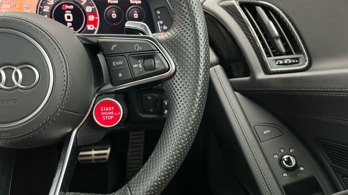 Audi R8 Image 14