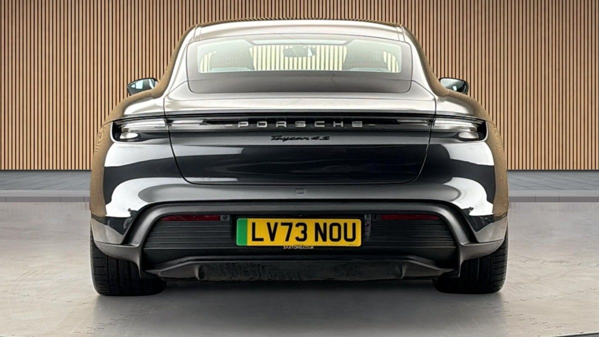Porsche Taycan Image 4