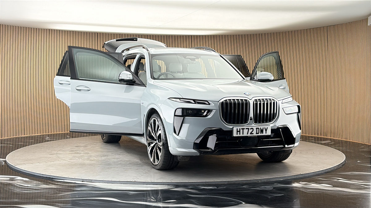 More views of BMW X7