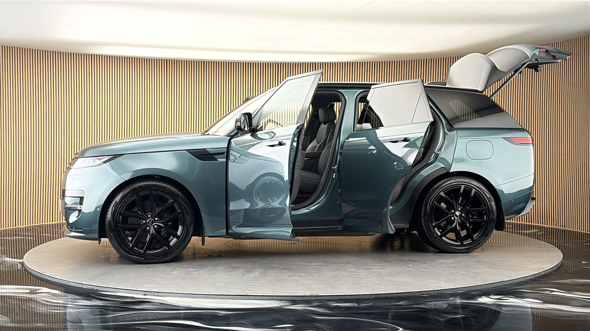 More views of Land Rover Range Rover Sport