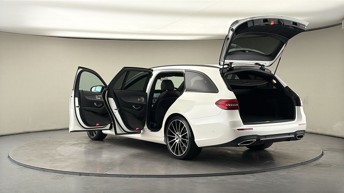 Mercedes-Benz E Class Image 23