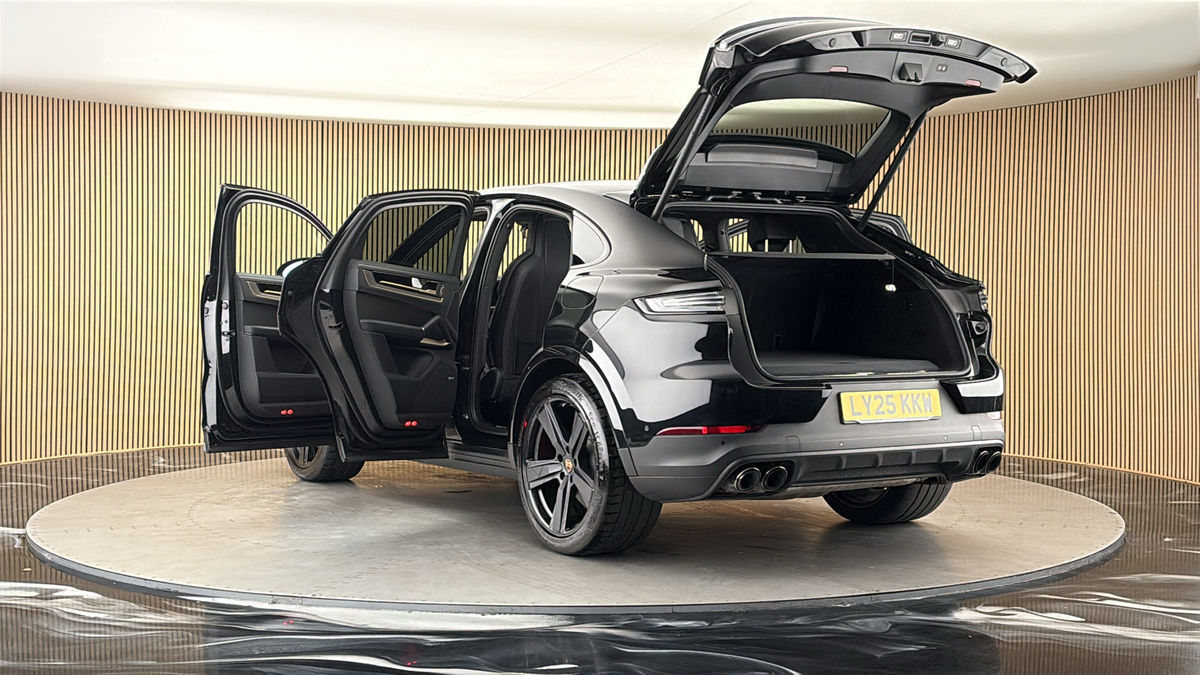 Porsche Cayenne Image 23