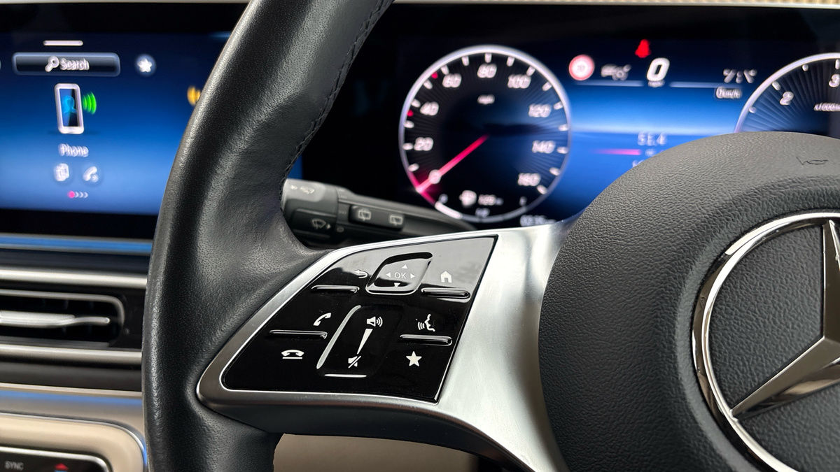 Mercedes-Benz V Class Image 13