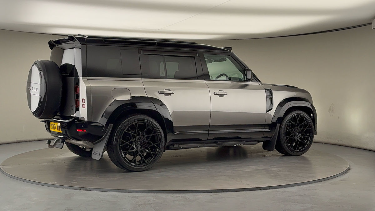 More views of Land Rover Defender 110