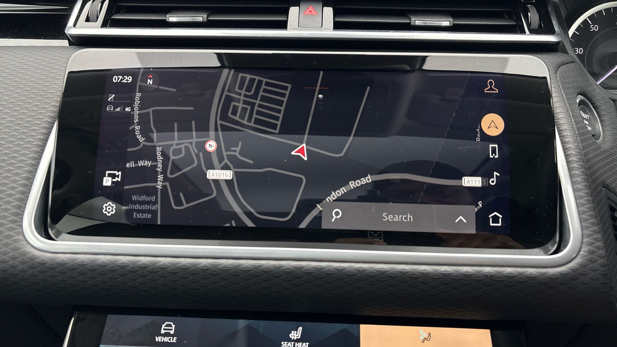 Land Rover Range Rover Velar Image 17