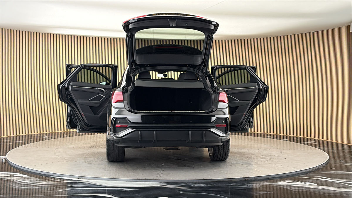 More views of Audi Q3