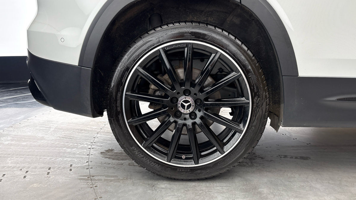 Mercedes-Benz GLB Image 10