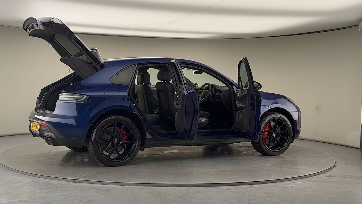 More views of Porsche Macan