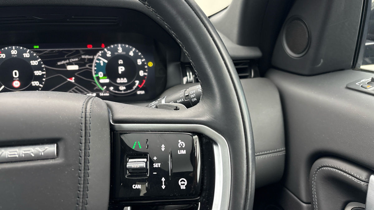 Land Rover Discovery Sport Image 14