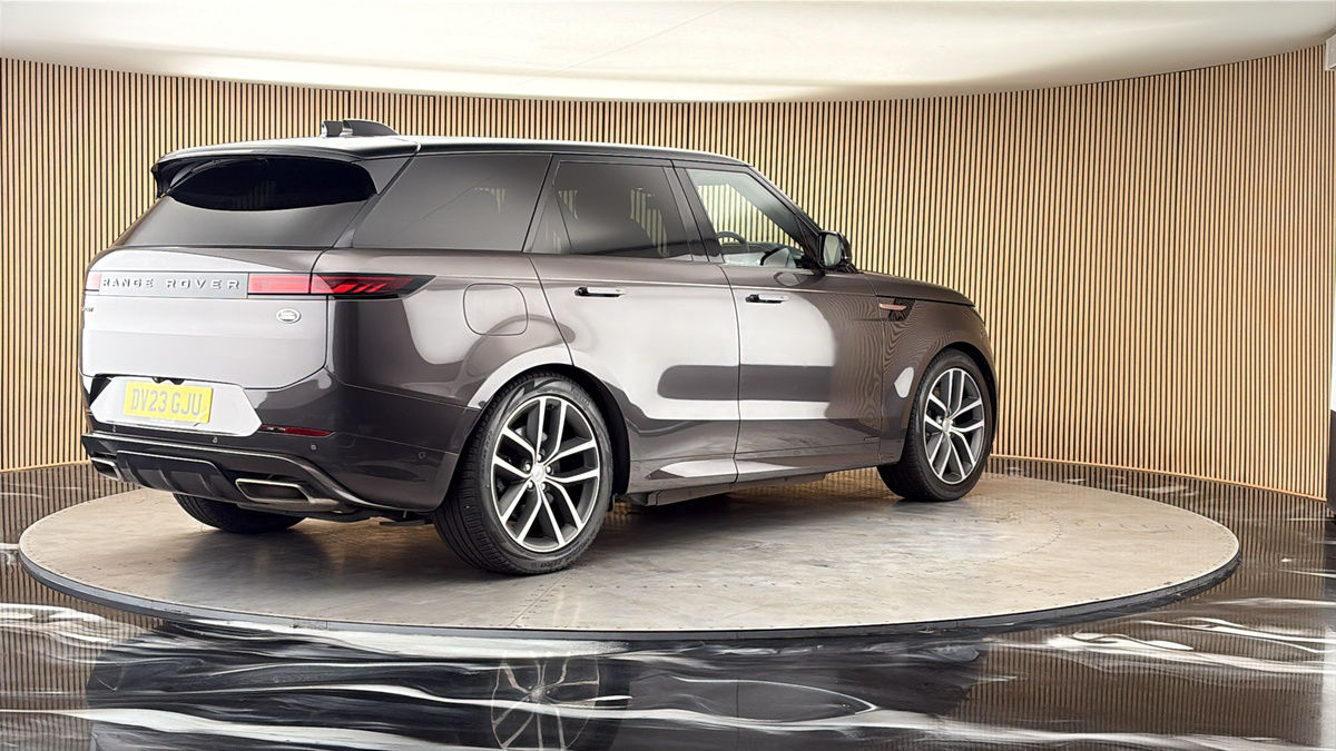 Land Rover Range Rover Sport Image 21