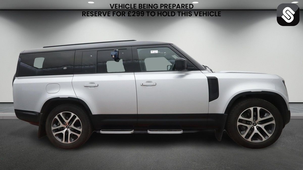 Land Rover Defender 130 Image 5