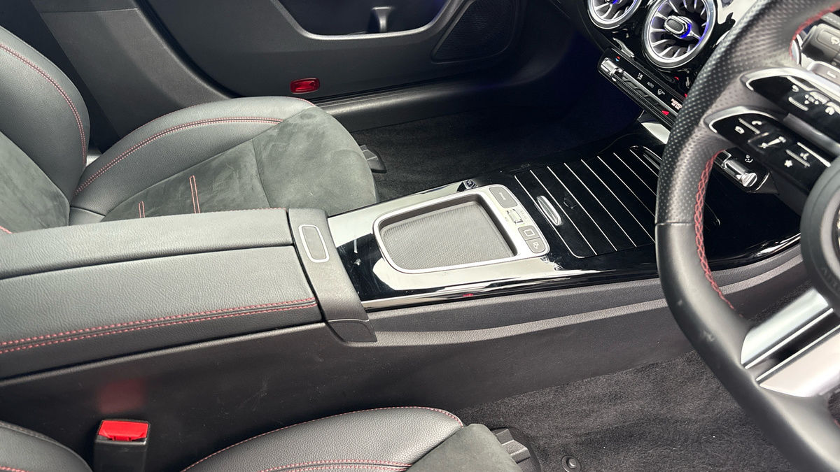 Mercedes-Benz CLA Image 18