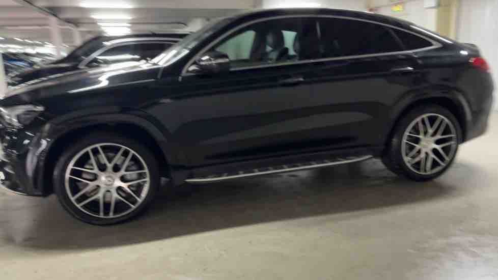 More views of Mercedes-Benz GLE