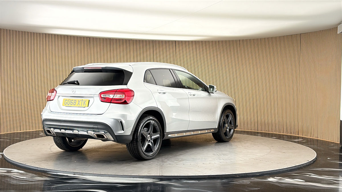 More views of Mercedes-Benz GLA