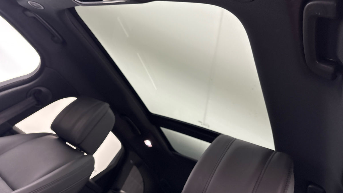 Land Rover Range Rover Velar Image 6