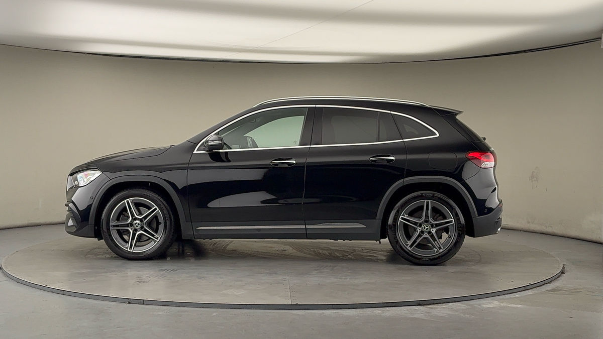 More views of Mercedes-Benz GLA