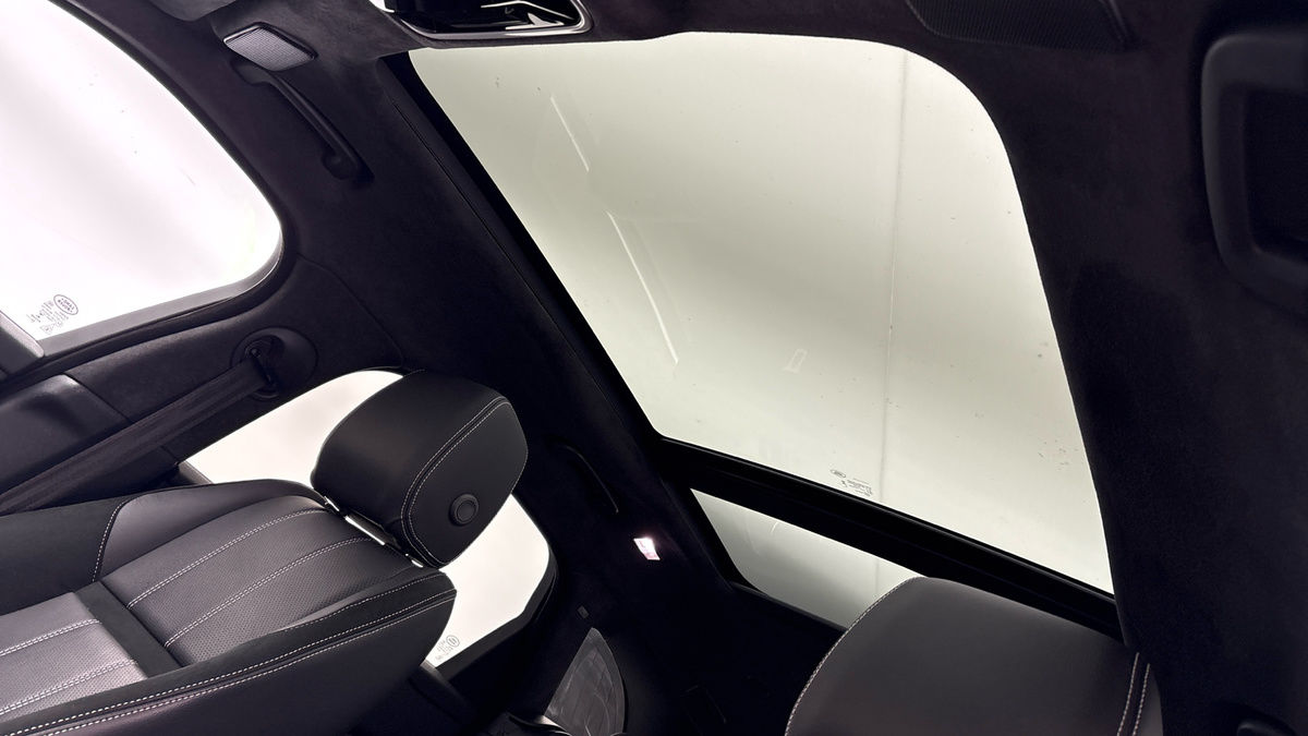 Land Rover Range Rover Velar Image 6