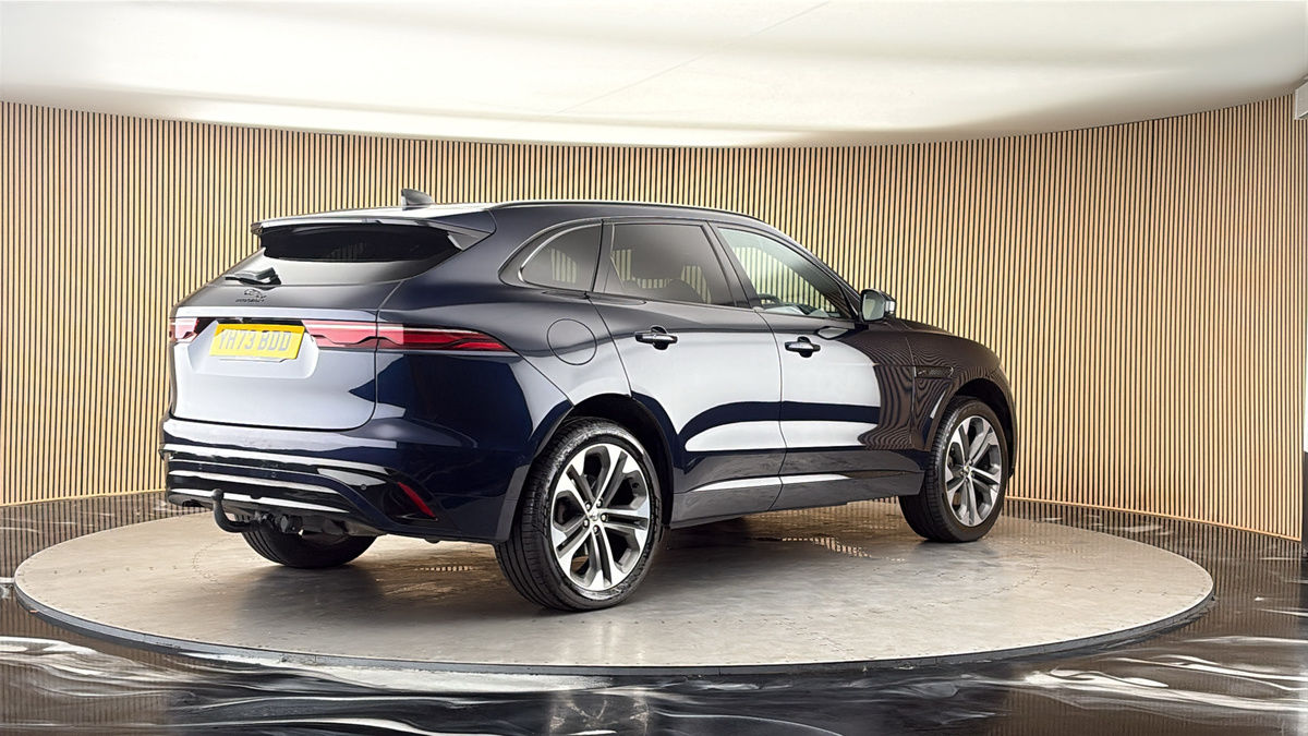 Jaguar F-PACE Image 21