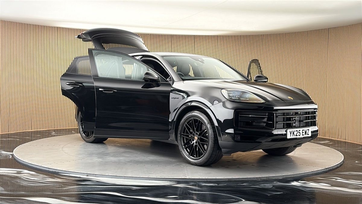 More views of Porsche Cayenne