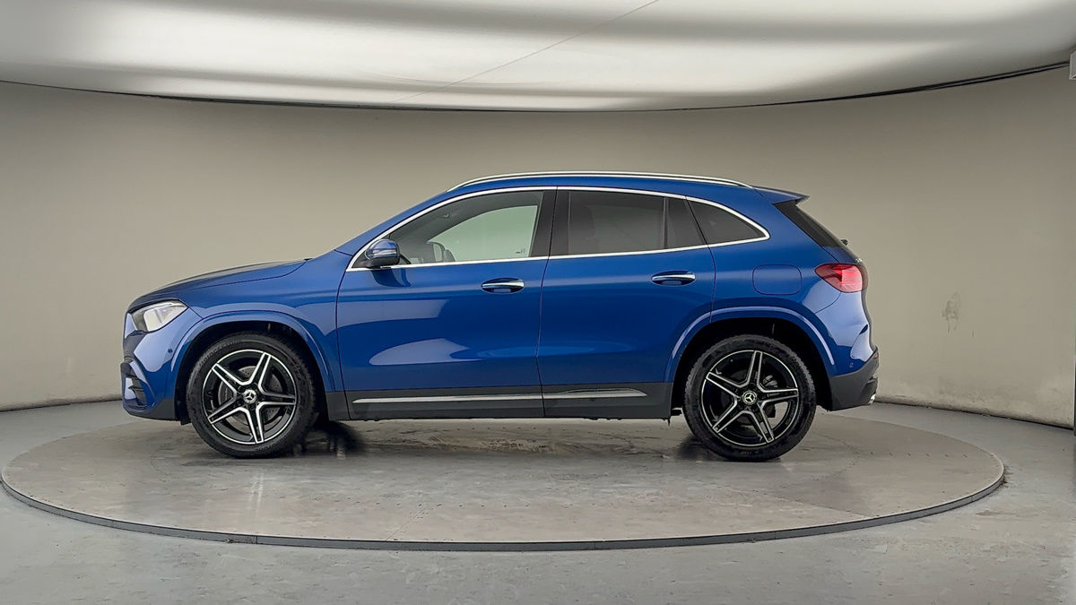 Mercedes-Benz GLA Image 15