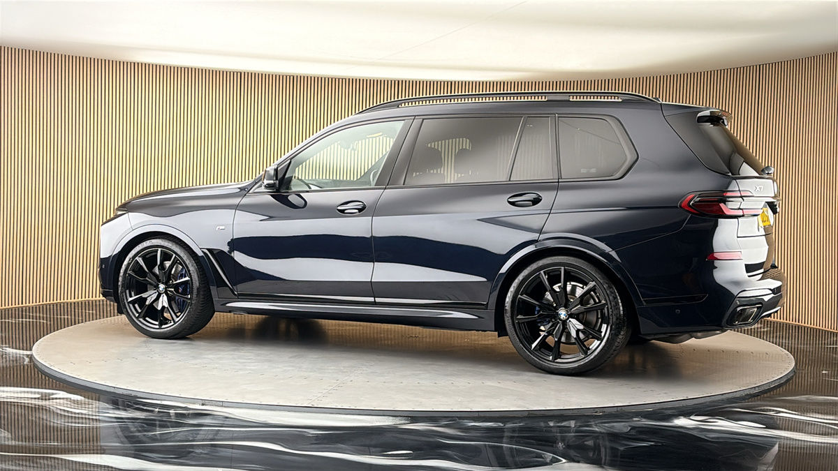 More views of BMW X7