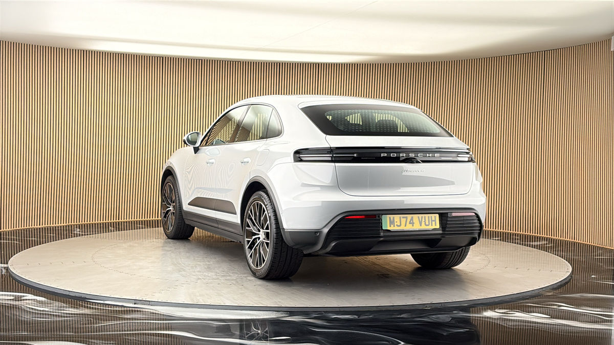 More views of Porsche Macan