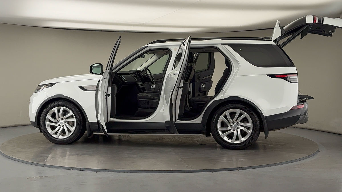 More views of Land Rover Discovery