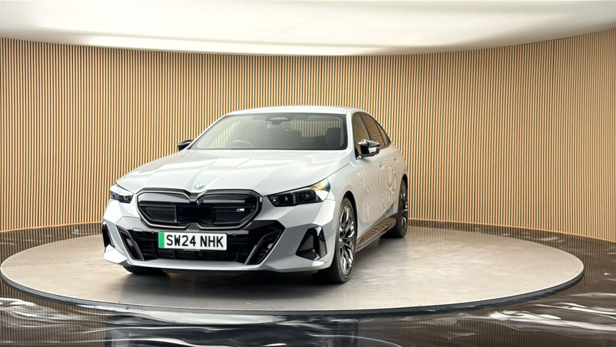 More views of BMW i5