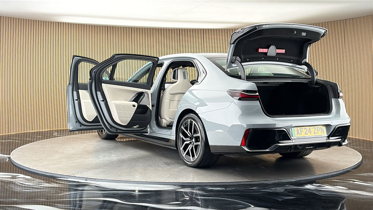 BMW i7 Image 23