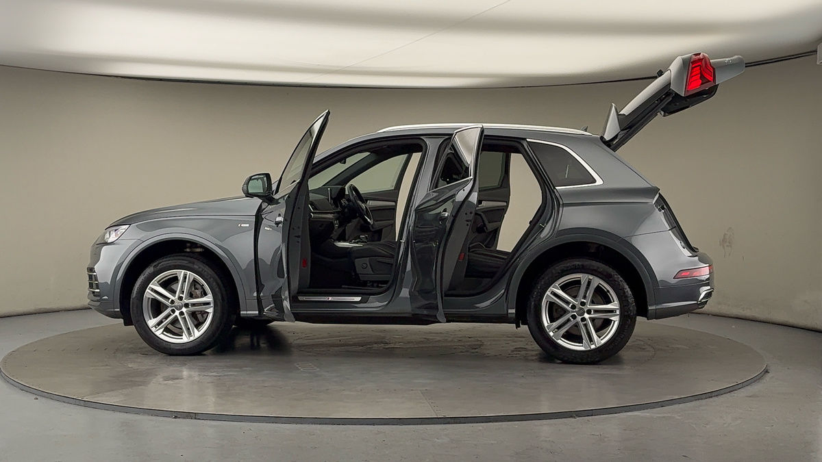 More views of Audi Q5