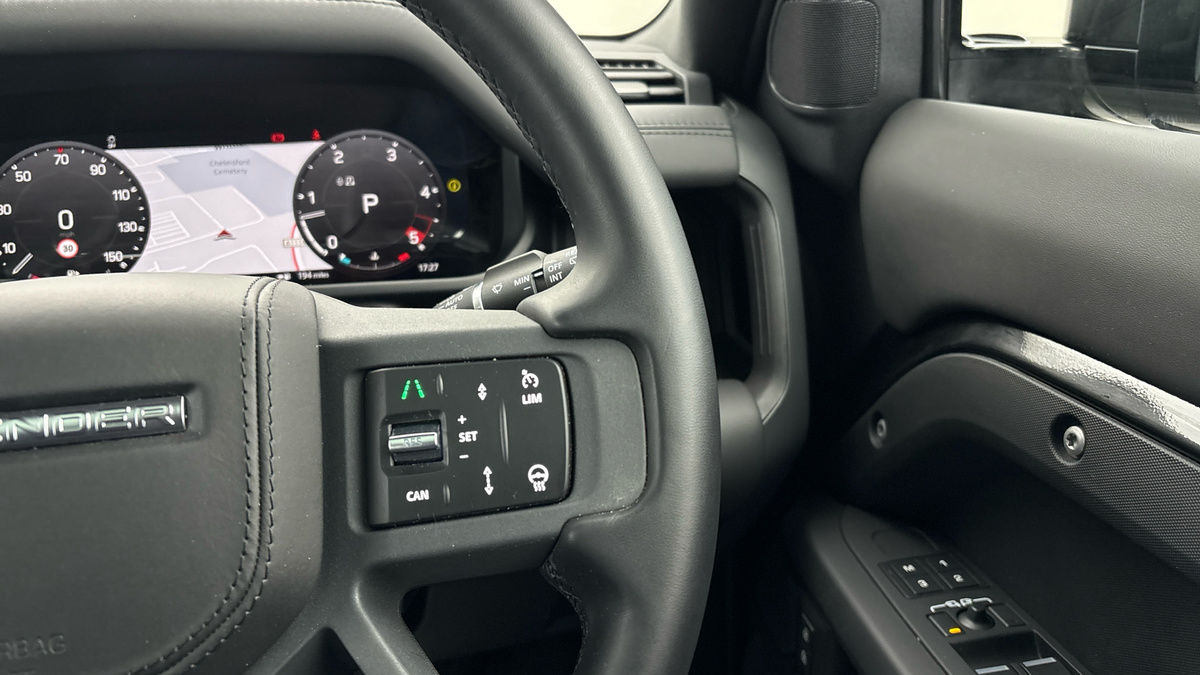 Land Rover Defender 110 Urban Image 14