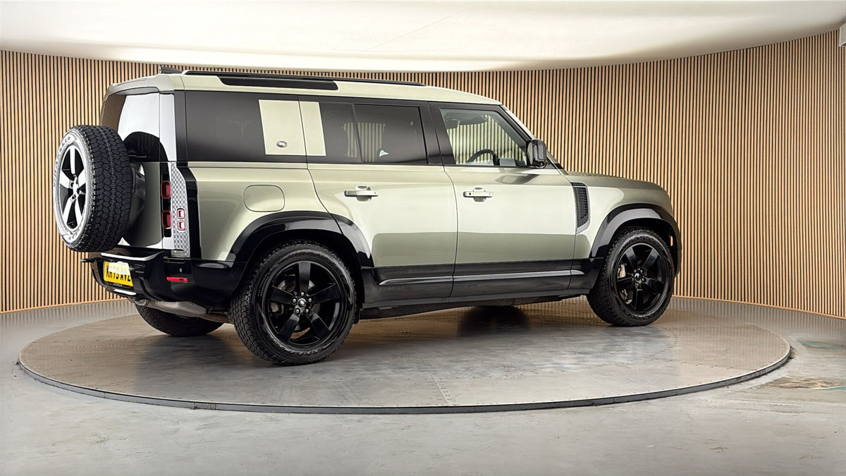 More views of Land Rover Defender 110