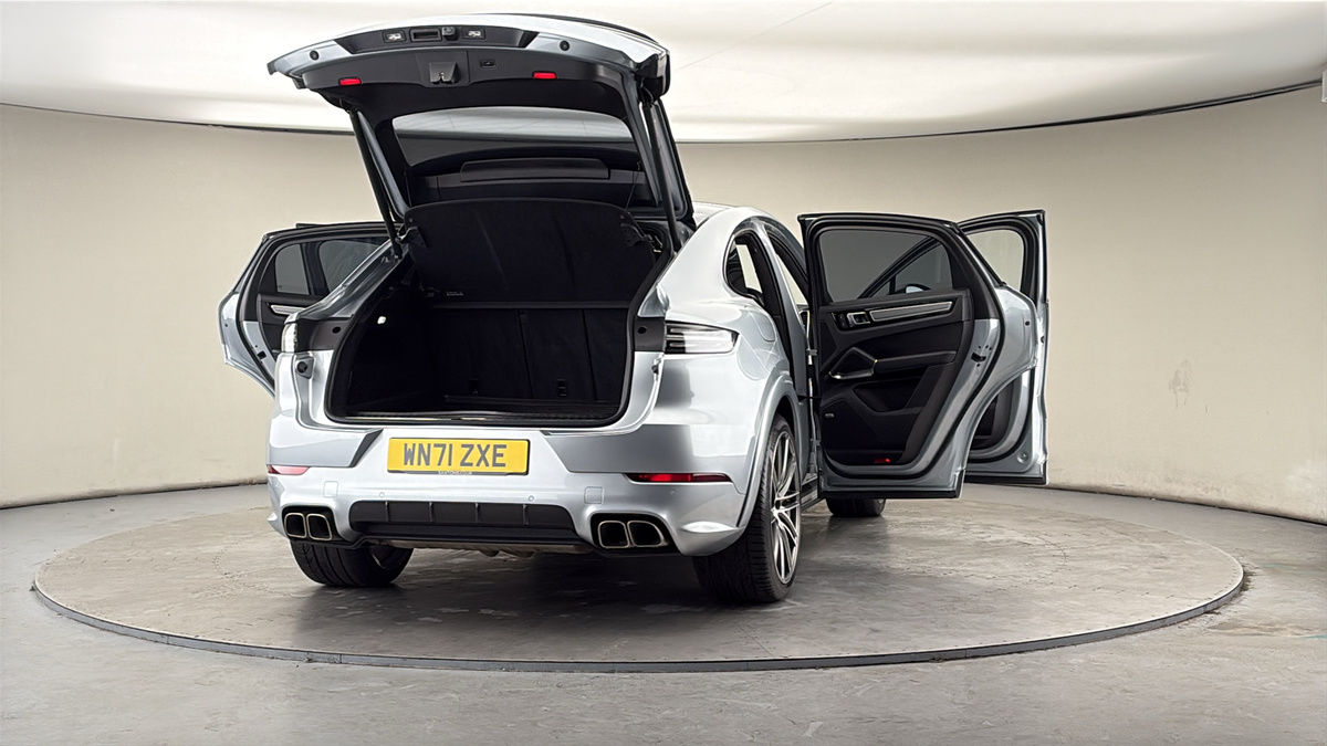 More views of Porsche Cayenne