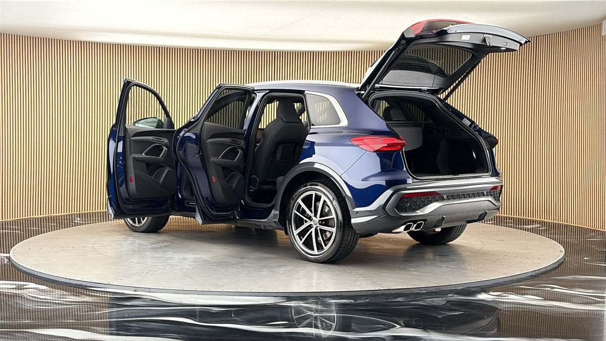 More views of Audi Q5