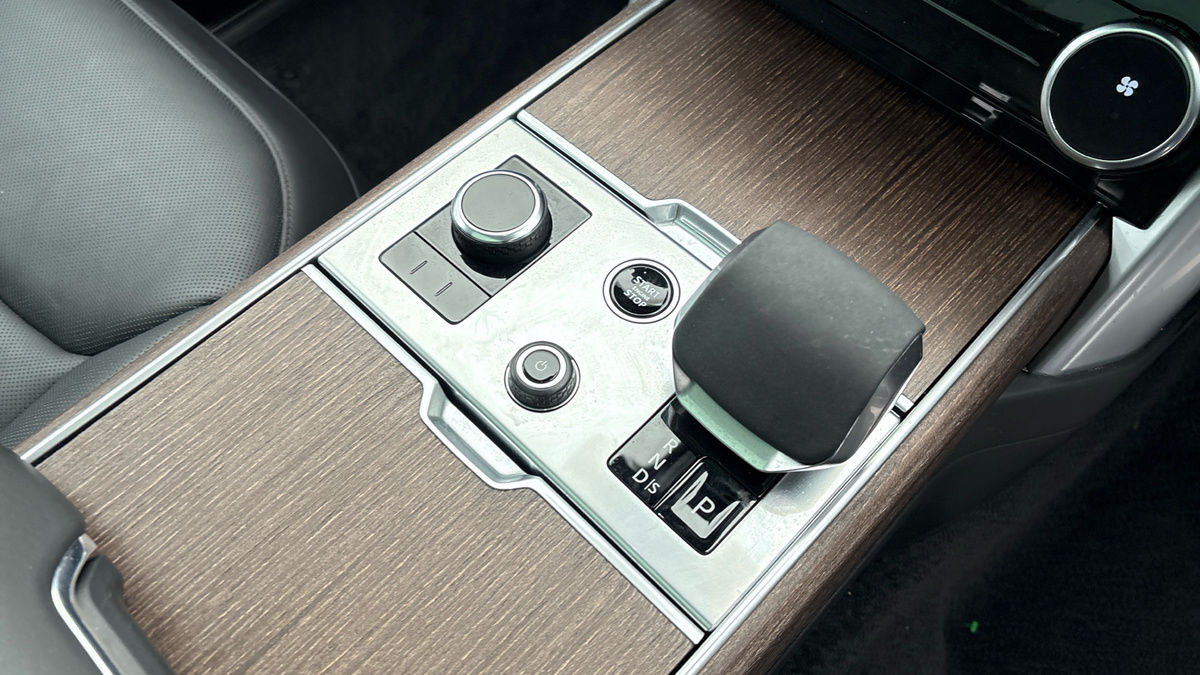 Land Rover Range Rover Image 25