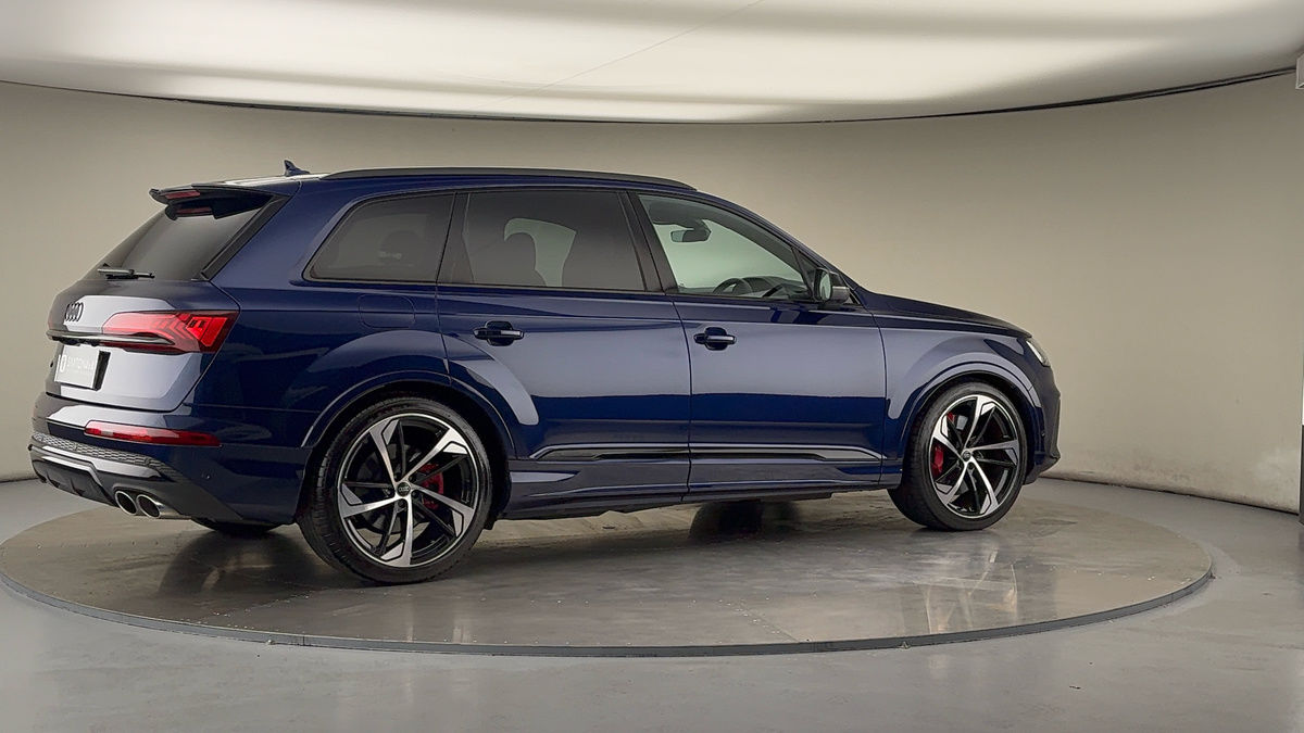 More views of Audi SQ7