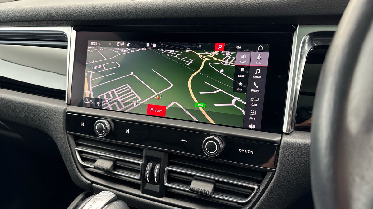 Porsche Macan Image 17