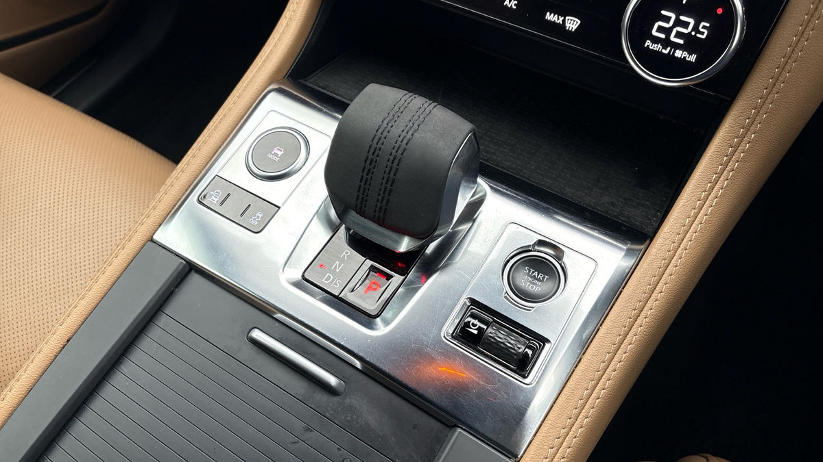 Jaguar F-PACE Image 6