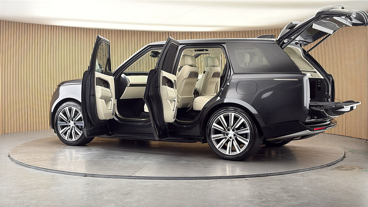 More views of Land Rover Range Rover
