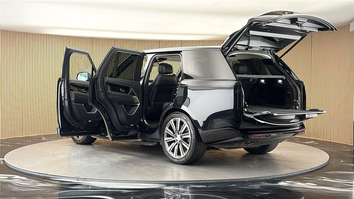 More views of Land Rover Range Rover